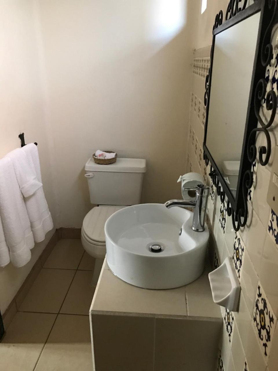 Hotel Villa De Flores Uruapan  ภายนอก รูปภาพ