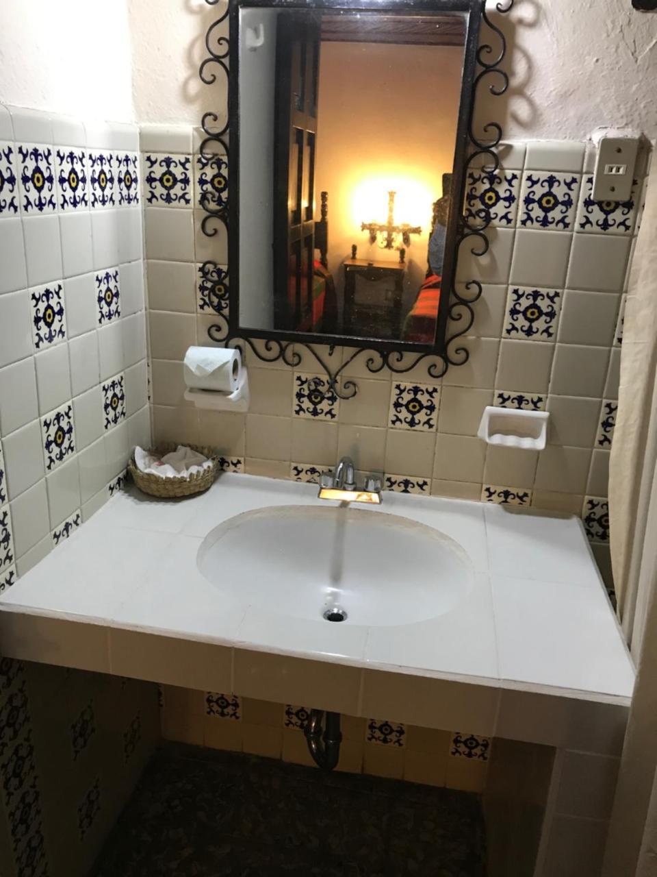 Hotel Villa De Flores Uruapan  ภายนอก รูปภาพ