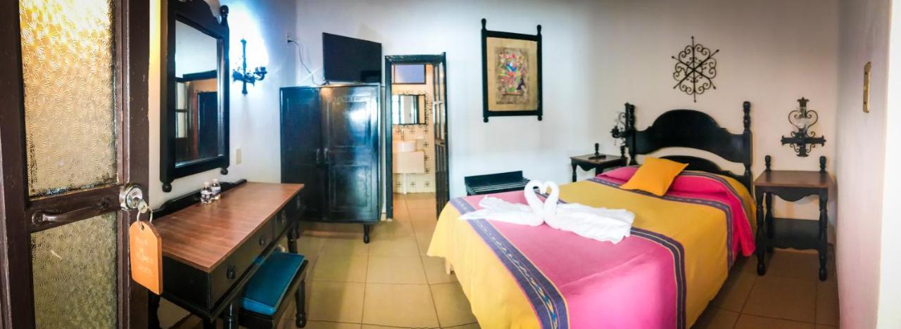 Hotel Villa De Flores Uruapan  ภายนอก รูปภาพ
