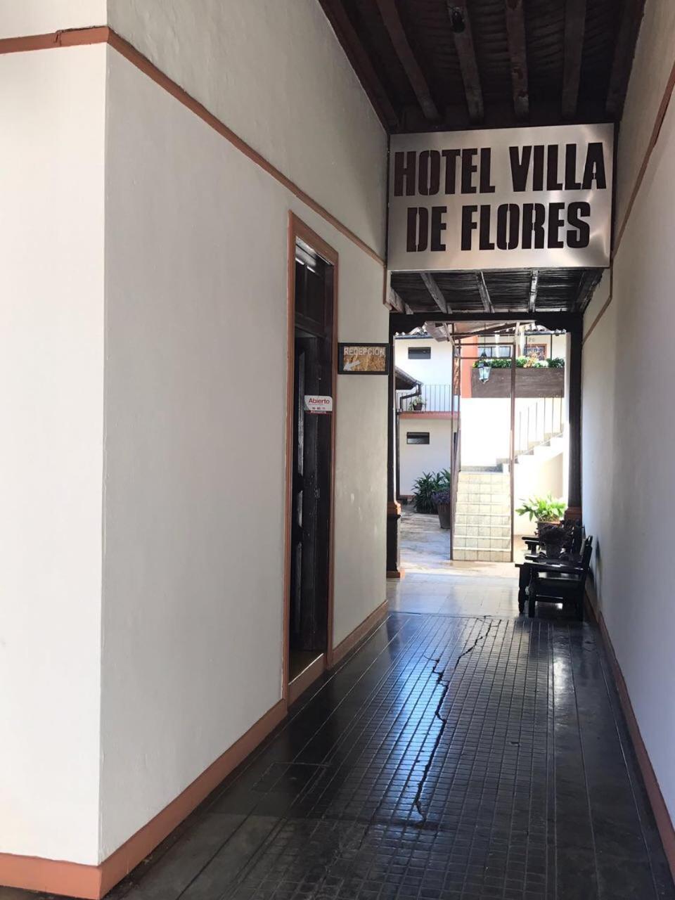 Hotel Villa De Flores Uruapan  ภายนอก รูปภาพ