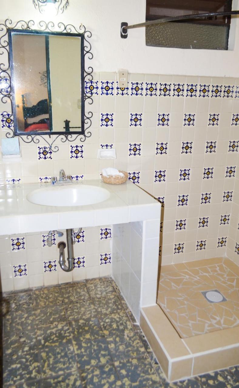 Hotel Villa De Flores Uruapan  ภายนอก รูปภาพ