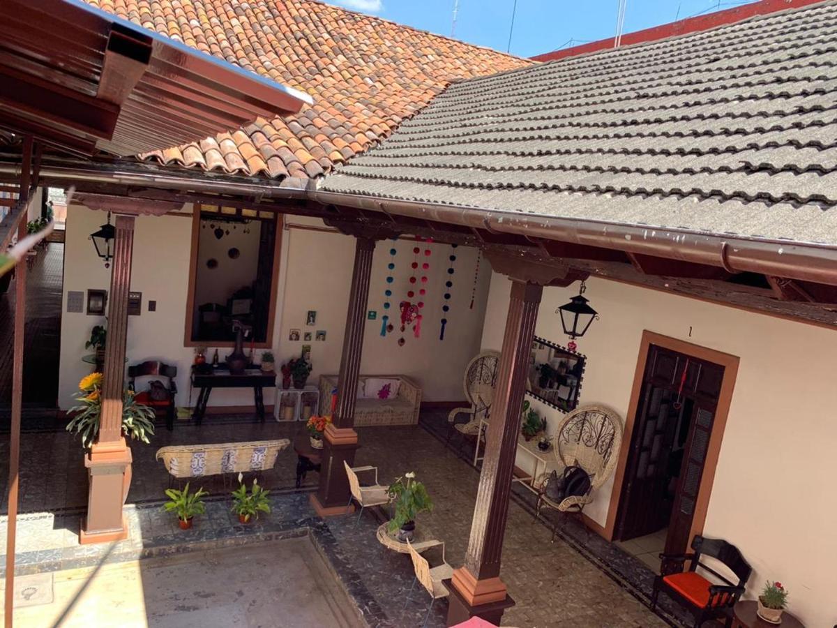 Hotel Villa De Flores Uruapan  ภายนอก รูปภาพ