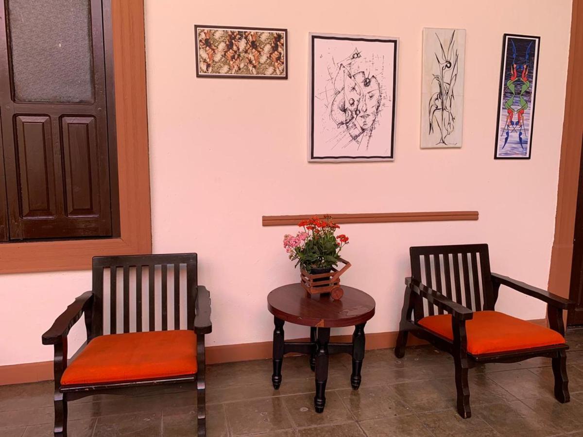 Hotel Villa De Flores Uruapan  ภายนอก รูปภาพ