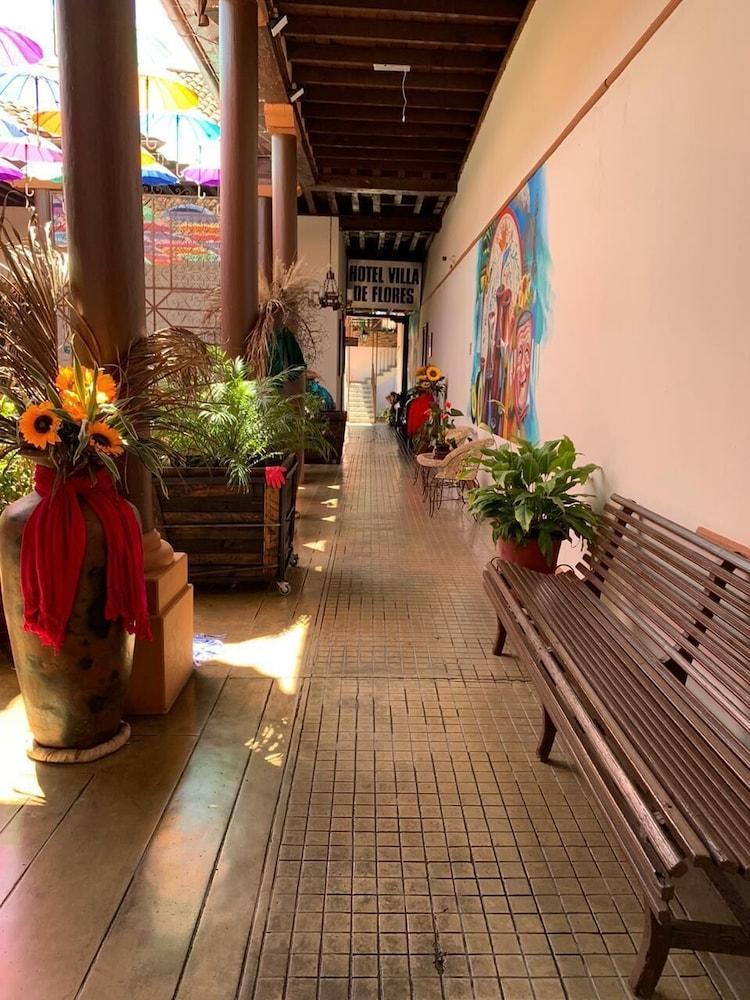 Hotel Villa De Flores Uruapan  ภายนอก รูปภาพ